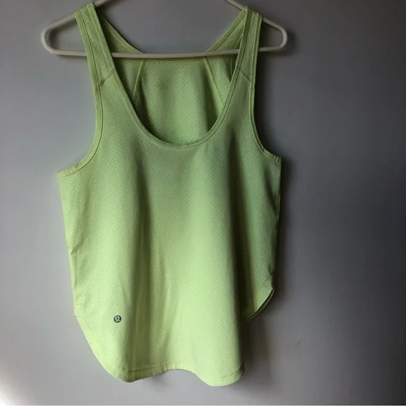 LULULEMON Close the Distance Tank. - Picture 3 of 5